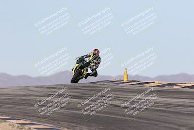 media/Dec-01-2025-Moto Forza (Mon) [[2daa91e15f]]/2-Intermediate Group/Session 2 (Turns 9 and 10)/